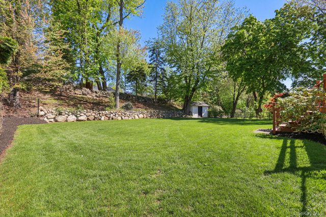 21 Arlene Court, Pearl River, NY 10965