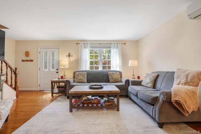 21 Arlene Court, Pearl River, NY 10965