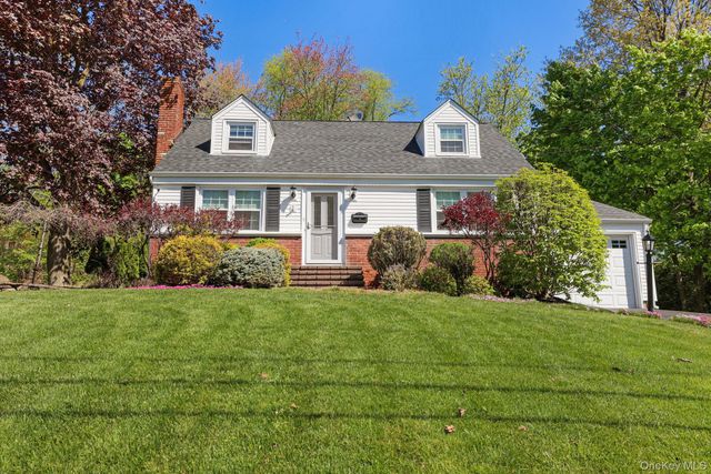 21 Arlene Court, Pearl River, NY 10965