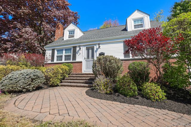 21 Arlene Court, Pearl River, NY 10965