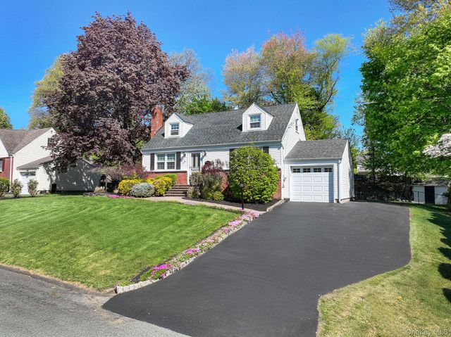 21 Arlene Court, Pearl River, NY 10965
