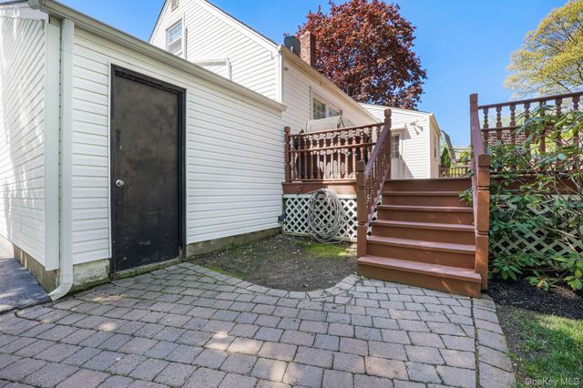 21 Arlene Court, Pearl River, NY 10965