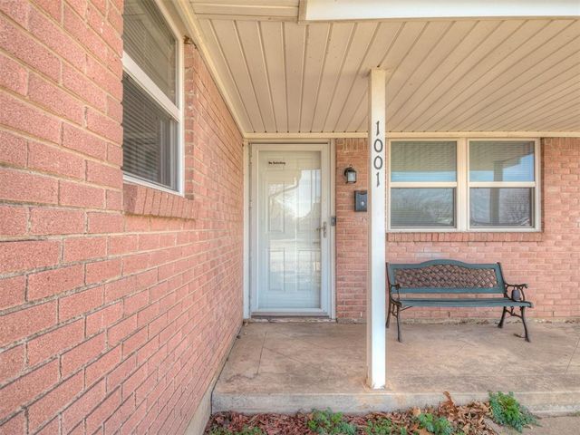 1001 N Norman Avenue, Moore, OK 73160