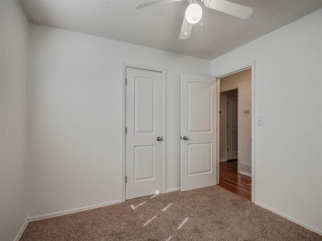 1001 N Norman Avenue, Moore, OK 73160