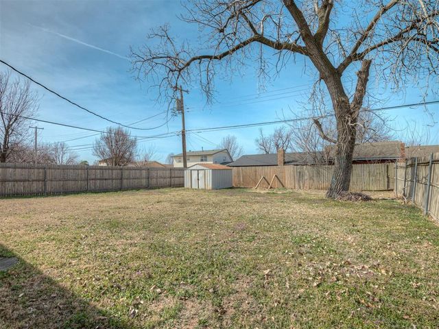 1001 N Norman Avenue, Moore, OK 73160
