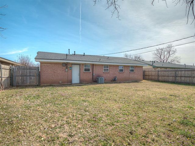 1001 N Norman Avenue, Moore, OK 73160