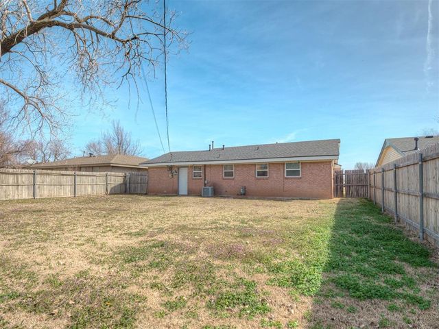 1001 N Norman Avenue, Moore, OK 73160