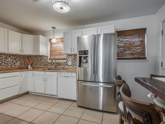 1001 N Norman Avenue, Moore, OK 73160