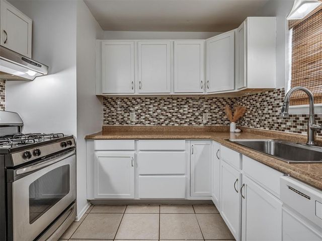 1001 N Norman Avenue, Moore, OK 73160