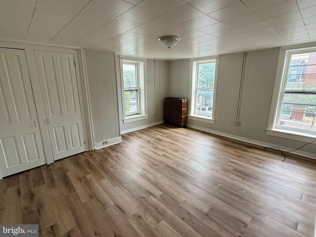 23 S CARLISLE ST #201, Greencastle, PA 17225