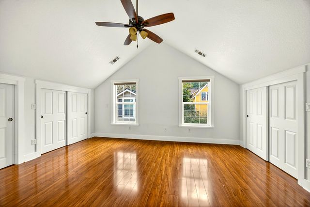 620 E D Street, Jacksonville, OR 97530