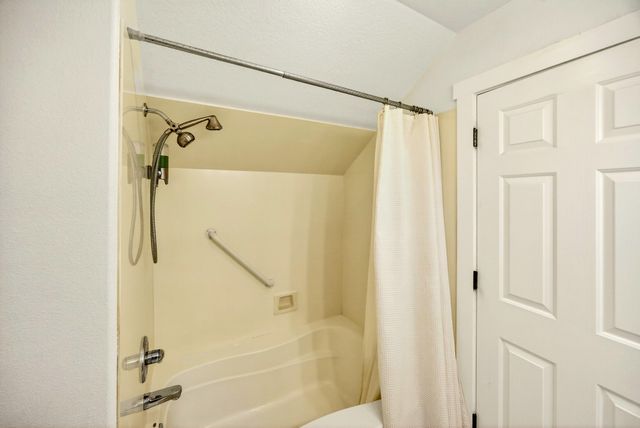 620 E D Street, Jacksonville, OR 97530