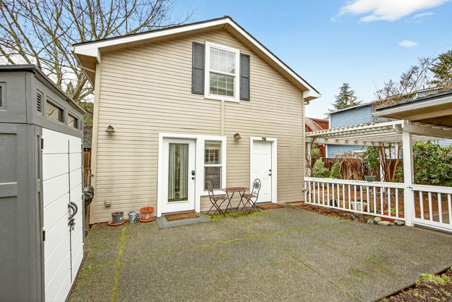 620 E D Street, Jacksonville, OR 97530