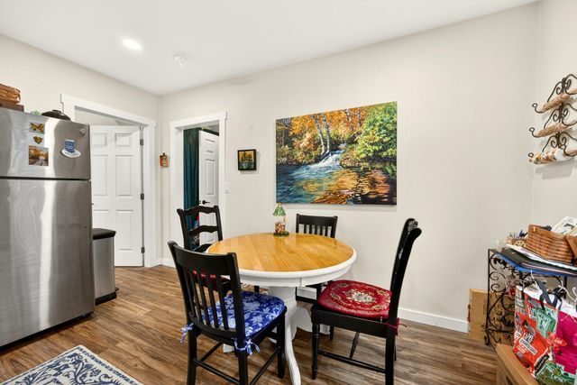 620 E D Street, Jacksonville, OR 97530