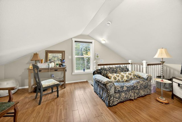 620 E D Street, Jacksonville, OR 97530