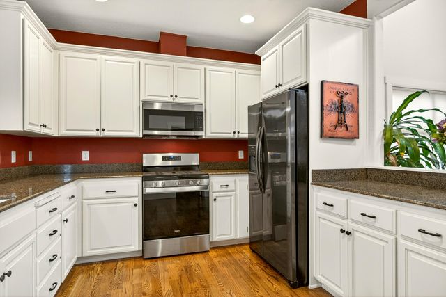 620 E D Street, Jacksonville, OR 97530