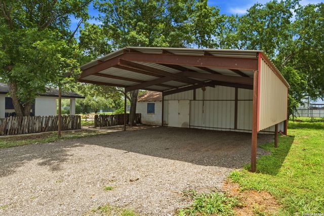 208 S State Highway 16, Jourdanton, TX 78026