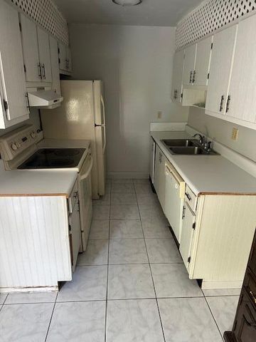 5823 S 37th Court, Greenacres, FL 33463