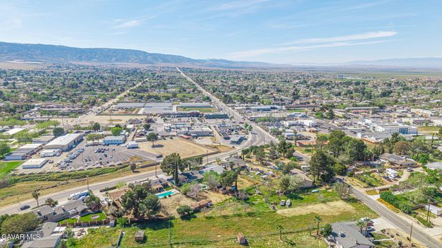 4755 Quartz Hill Road, Quartz Hill, CA 93536