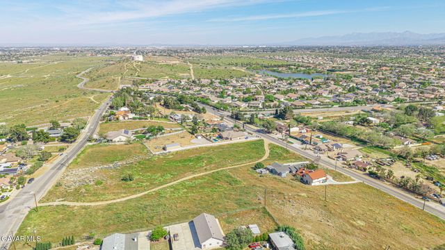 4755 Quartz Hill Road, Quartz Hill, CA 93536