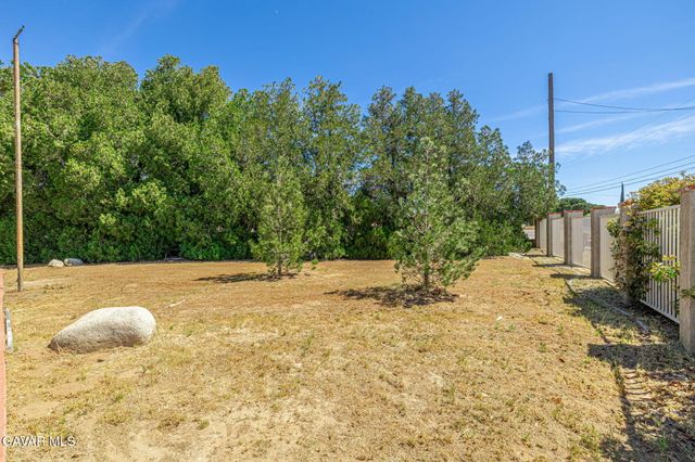 4755 Quartz Hill Road, Quartz Hill, CA 93536