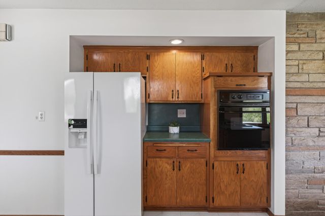 25791 Dodd Boulevard, Lakeville, MN 55044