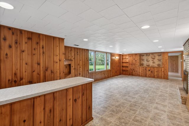 25791 Dodd Boulevard, Lakeville, MN 55044