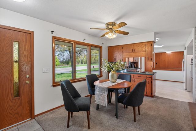 25791 Dodd Boulevard, Lakeville, MN 55044