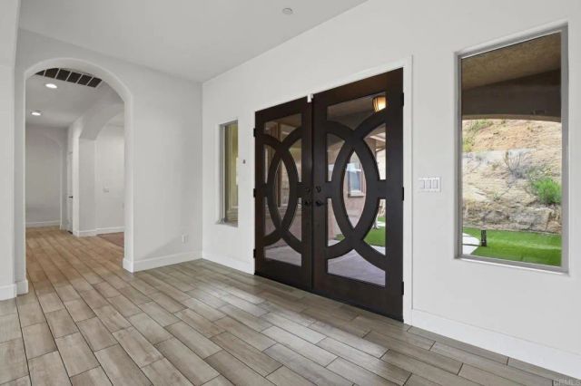 1910 Harbison Canyon Rd, El Cajon, CA 92019