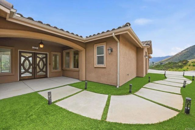 1910 Harbison Canyon Rd, El Cajon, CA 92019