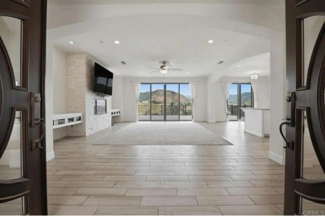 1910 Harbison Canyon Rd, El Cajon, CA 92019