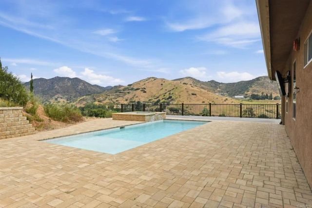 1910 Harbison Canyon Rd, El Cajon, CA 92019