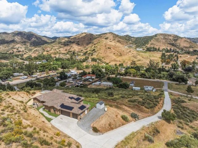 1910 Harbison Canyon Rd, El Cajon, CA 92019