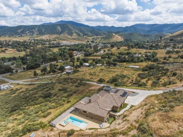 1910 Harbison Canyon Rd, El Cajon, CA 92019