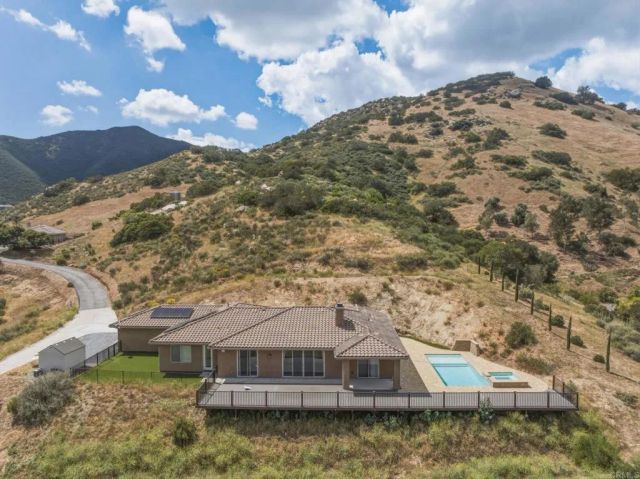 1910 Harbison Canyon Rd, El Cajon, CA 92019