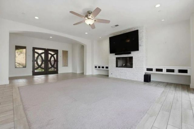 1910 Harbison Canyon Rd, El Cajon, CA 92019