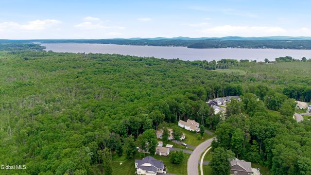 26 Yachtsman Way, Malta, NY 12020