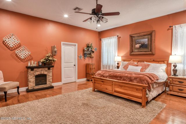 1155 COUSINTOWN Road, Interlachen, FL 32148