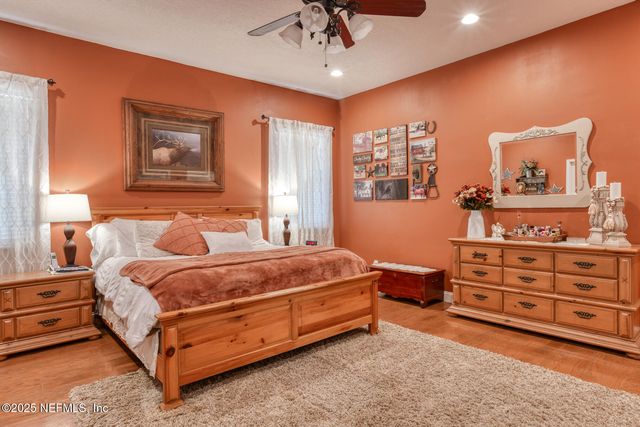 1155 COUSINTOWN Road, Interlachen, FL 32148