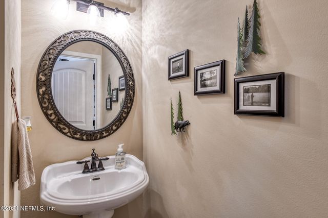 1155 COUSINTOWN Road, Interlachen, FL 32148