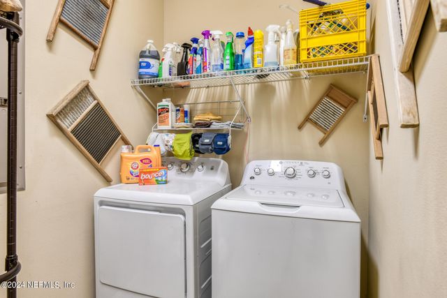 1155 COUSINTOWN Road, Interlachen, FL 32148