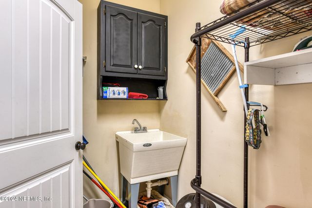 1155 COUSINTOWN Road, Interlachen, FL 32148