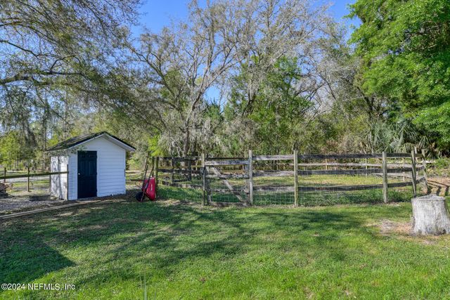 1155 COUSINTOWN Road, Interlachen, FL 32148