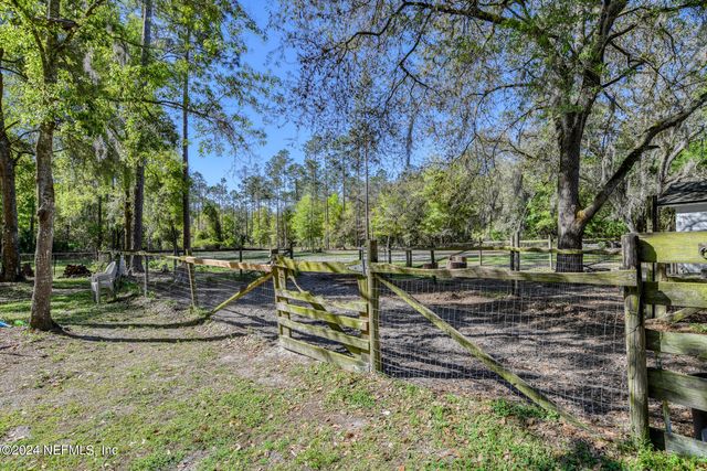 1155 COUSINTOWN Road, Interlachen, FL 32148