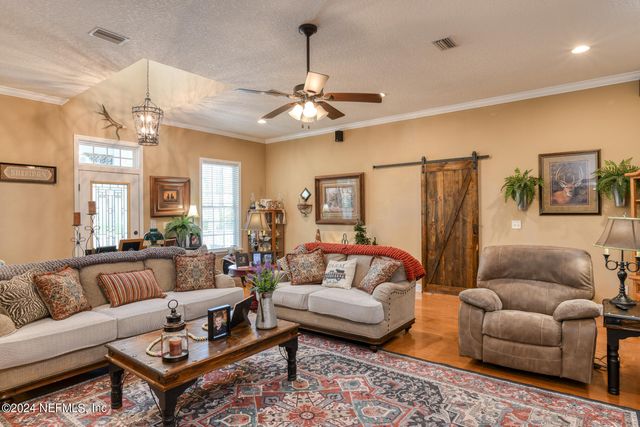 1155 COUSINTOWN Road, Interlachen, FL 32148