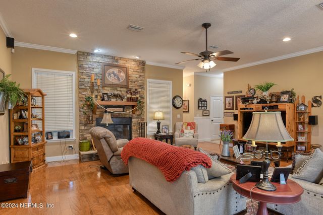 1155 COUSINTOWN Road, Interlachen, FL 32148