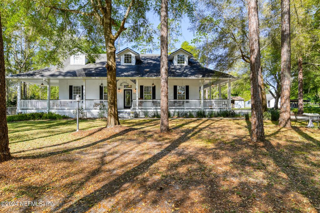 1155 COUSINTOWN Road, Interlachen, FL 32148