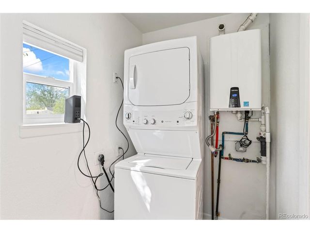 1213 Jamaica St, Aurora, CO 80010