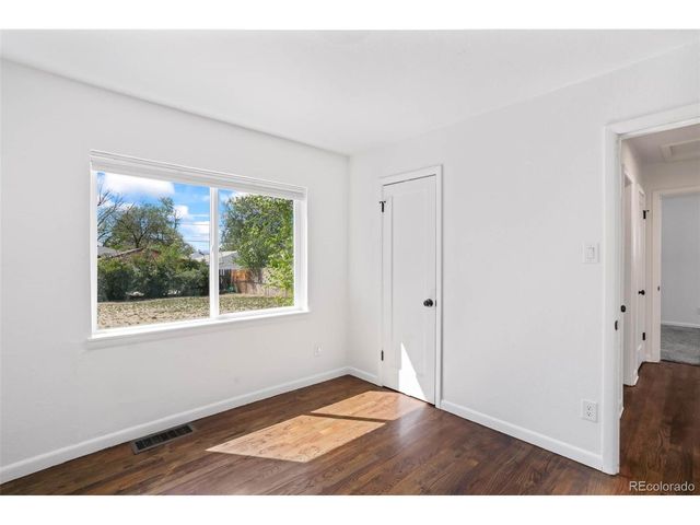 1213 Jamaica St, Aurora, CO 80010