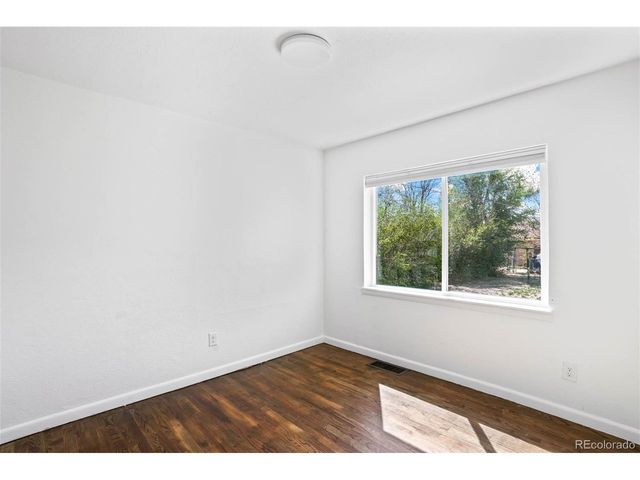 1213 Jamaica St, Aurora, CO 80010